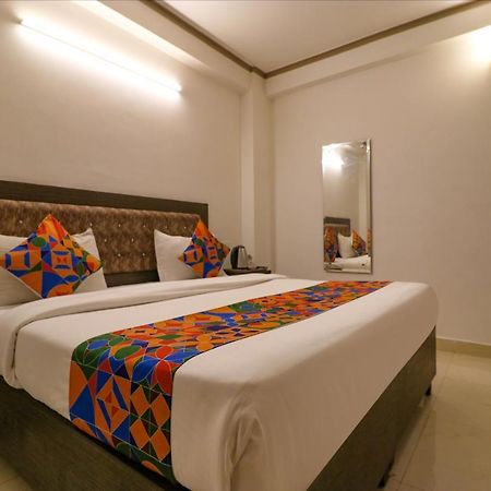Fabexpress Dolphin International Near Delhi Airport Hotel New Delhi Bagian luar foto