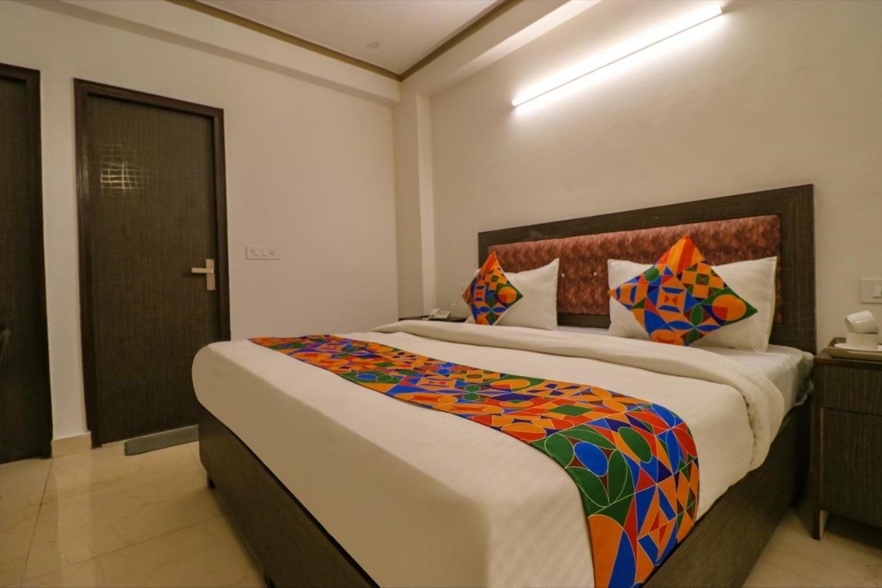 Fabexpress Dolphin International Near Delhi Airport Hotel New Delhi Bagian luar foto