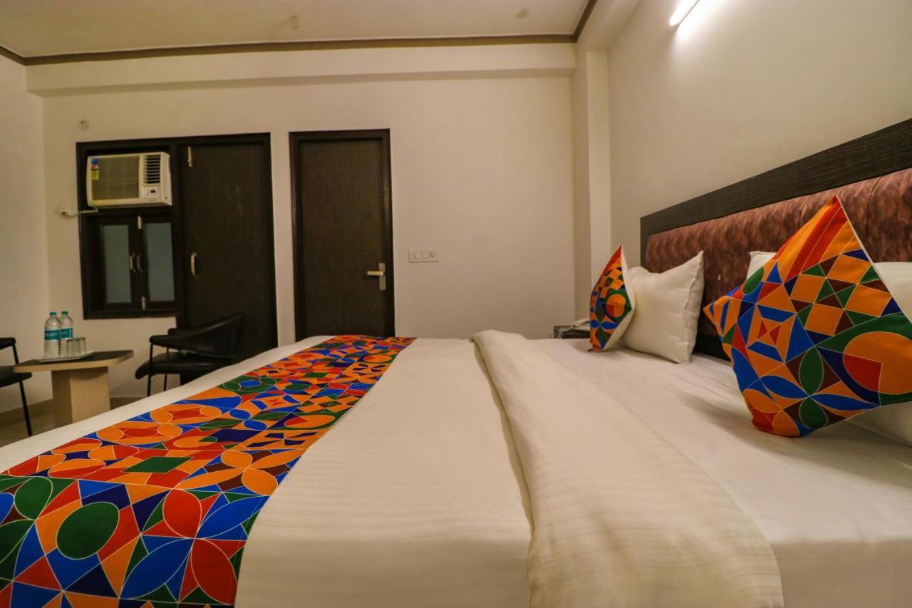 Fabexpress Dolphin International Near Delhi Airport Hotel New Delhi Bagian luar foto