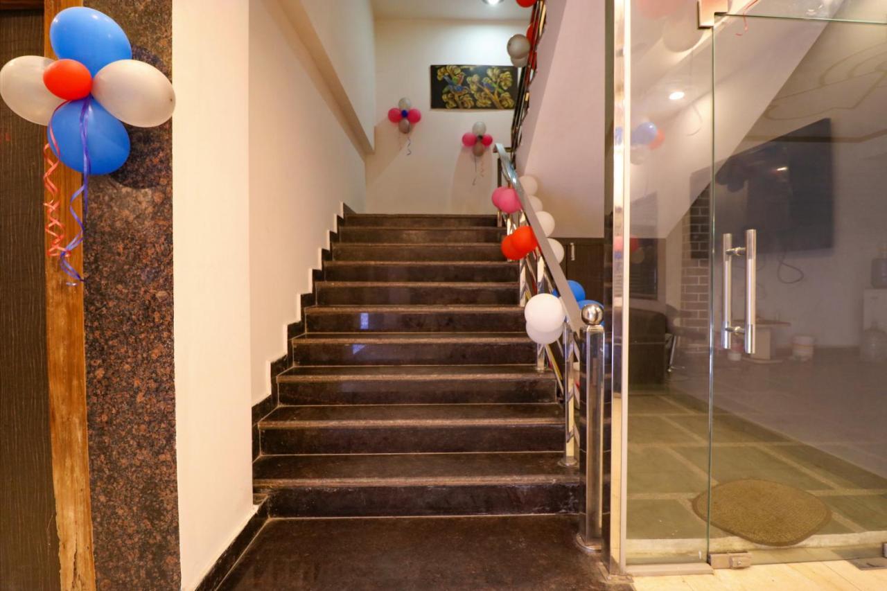 Fabexpress Dolphin International Near Delhi Airport Hotel New Delhi Bagian luar foto