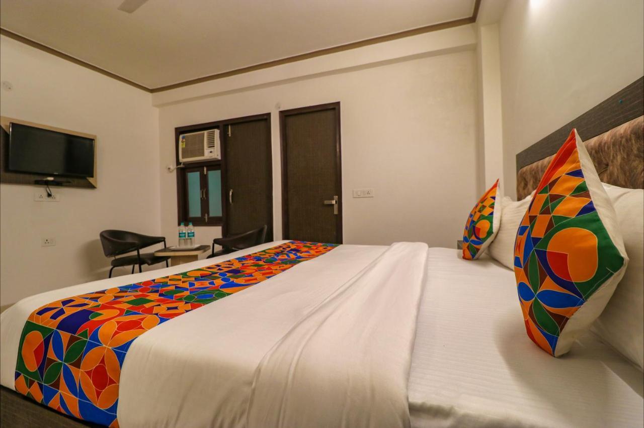 Fabexpress Dolphin International Near Delhi Airport Hotel New Delhi Bagian luar foto
